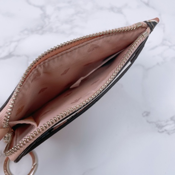 Used in great condition Kate spade cardholder - Picture 7 of 7
